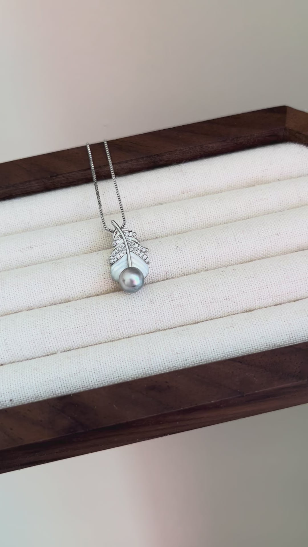 Unique leaf shape necklace
